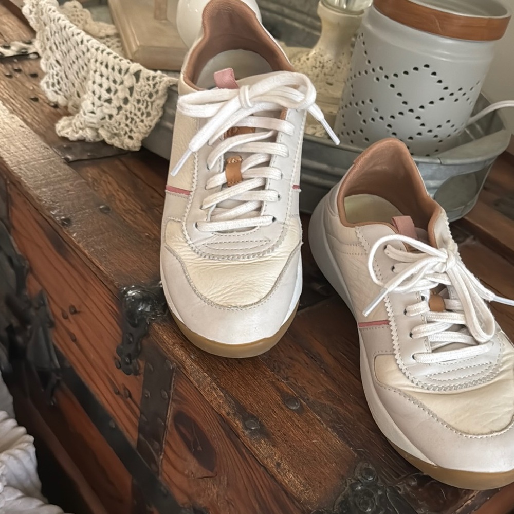 Women's Cream Leather Sneakers